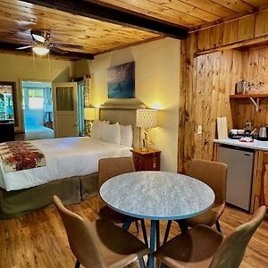 Classic Quadruple Room